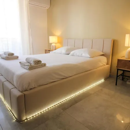 Foch Cocon Romantique Avec A Deux Pas Des Vagues Apartment Antibes