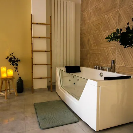 Apartment Foch Cocon Romantique Avec A Deux Pas Des Vagues Antibes